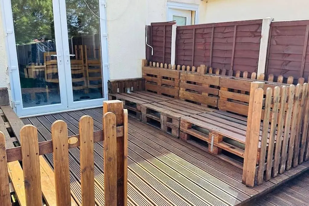 Stunning 3 Bed House Sleeps6 Villa Nottingham