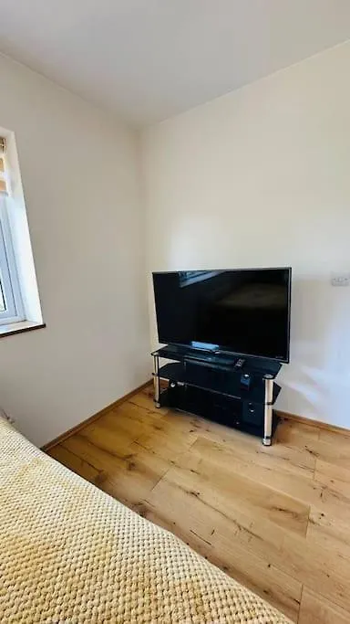 Stunning 3 Bed House Sleeps6 Villa Nottingham Holiday home