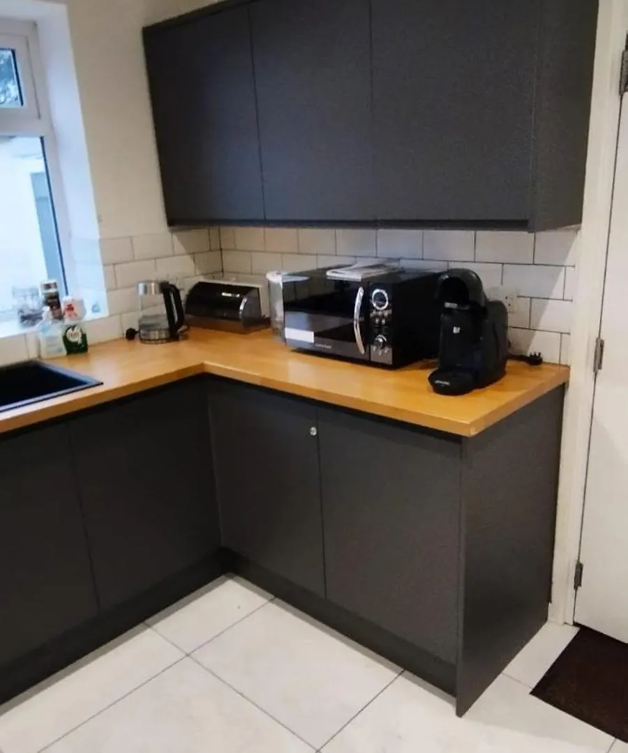 Stunning 3 Bed House Sleeps6 Villa Nottingham