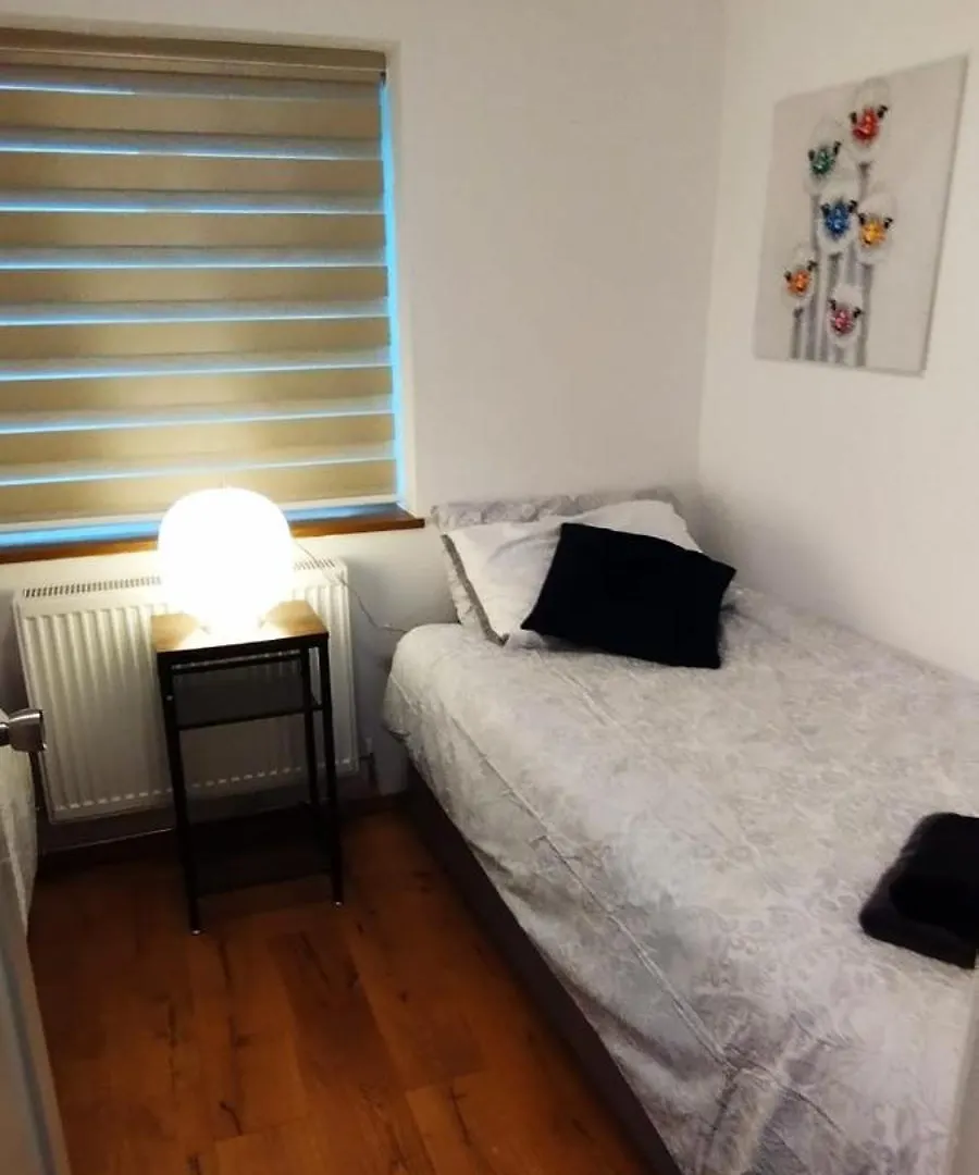 Stunning 3 Bed House Sleeps6 Villa Nottingham Holiday home